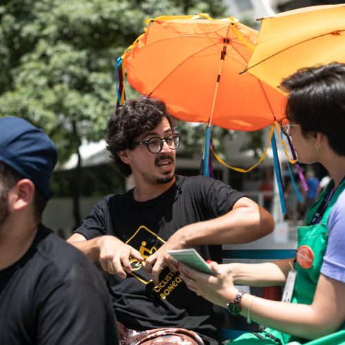 Cantinho da Leitura Especial Férias. Triciclo das Histórias, com Ciclistas Bonequeiros